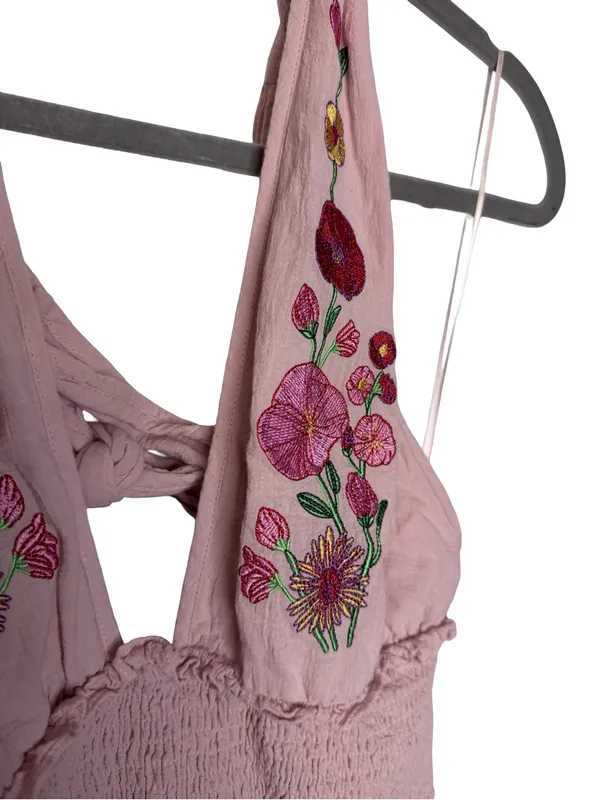 ✨ Olivaceous Size L Pink Floral Embroidered Halter Tiered Mini Dress 🌸✨‎ - Image 4