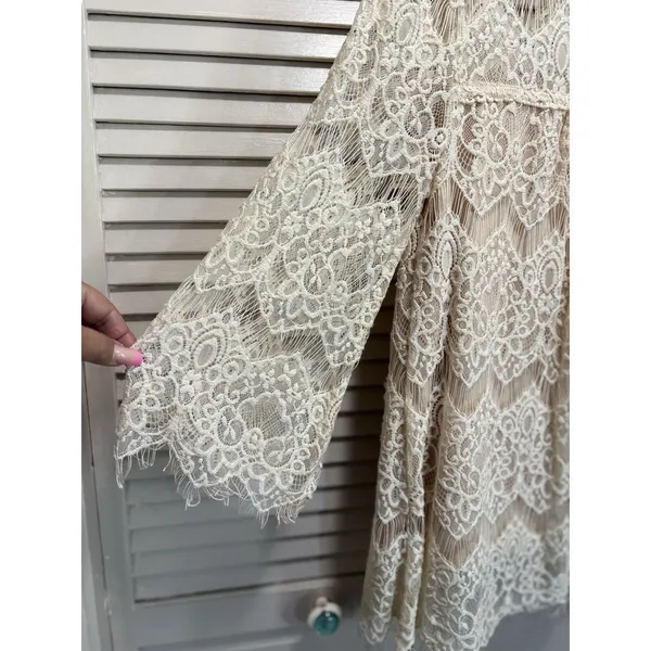 Vintage Ivory Crochet Lace Blouse Keyhole Neck‎ Lined Size S Bell Sleeves - Image 2