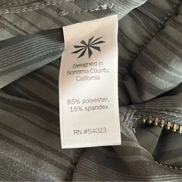 ATHLETA Perfect STRIPE SWAY Subtle Stripe Shorts ZIP Pocket - Image 9