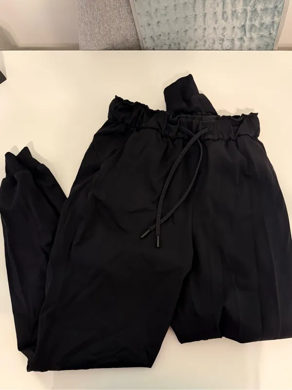Lululemon Stretch High-Rise Jogger - Image 2