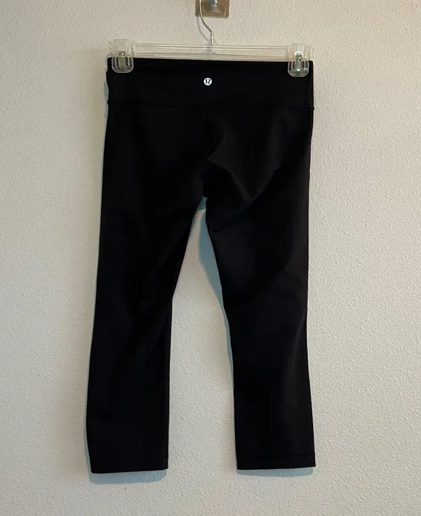 Lululemon Capri Leggings - Image 4