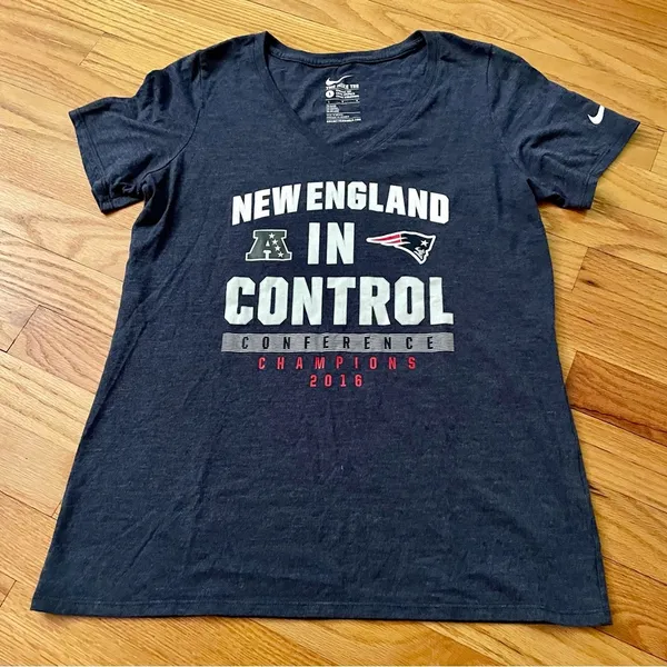 Nike NFL Patriots Shirt V Neck Short Sleeve Navy Large - Image 2