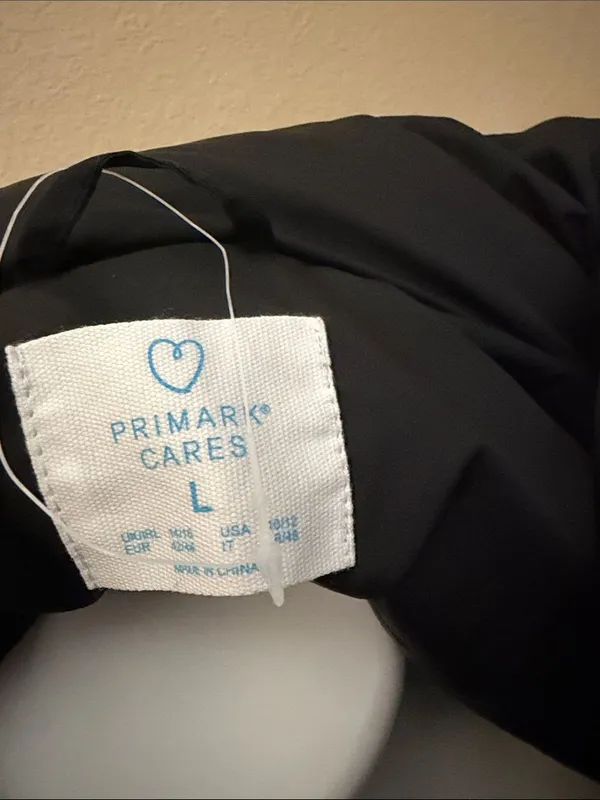 Primark Women’s Black Quilted Hooded Puffer Gilet - Image 2
