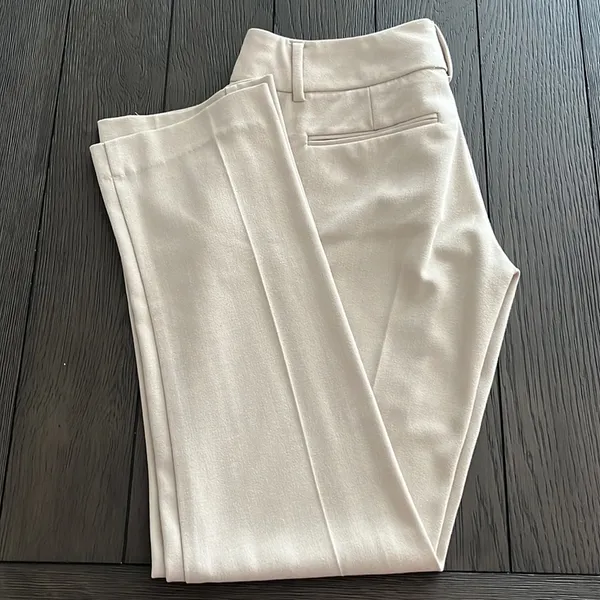 New York & Company Dress pants. In good Condition. Size:0 - Image 3