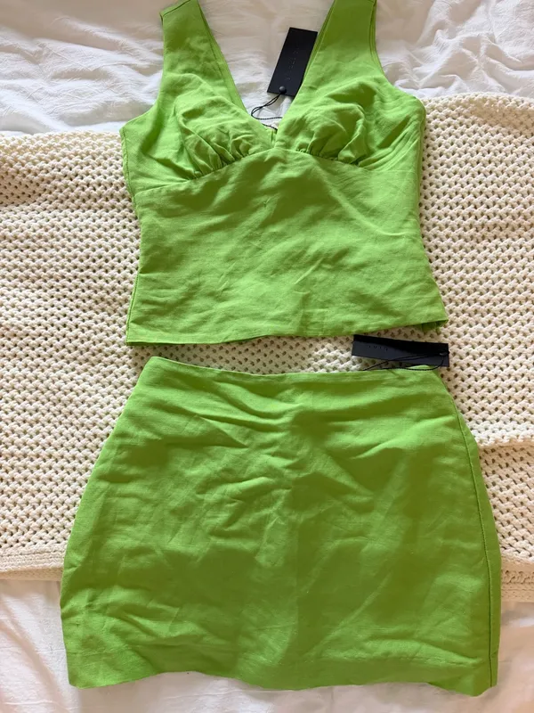 Brand new green mini skirt  - Image 4