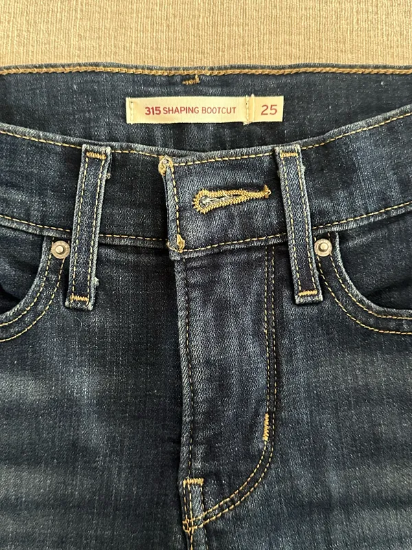 Levi’s 315 Shaping Bootcut Jeans - Image 2