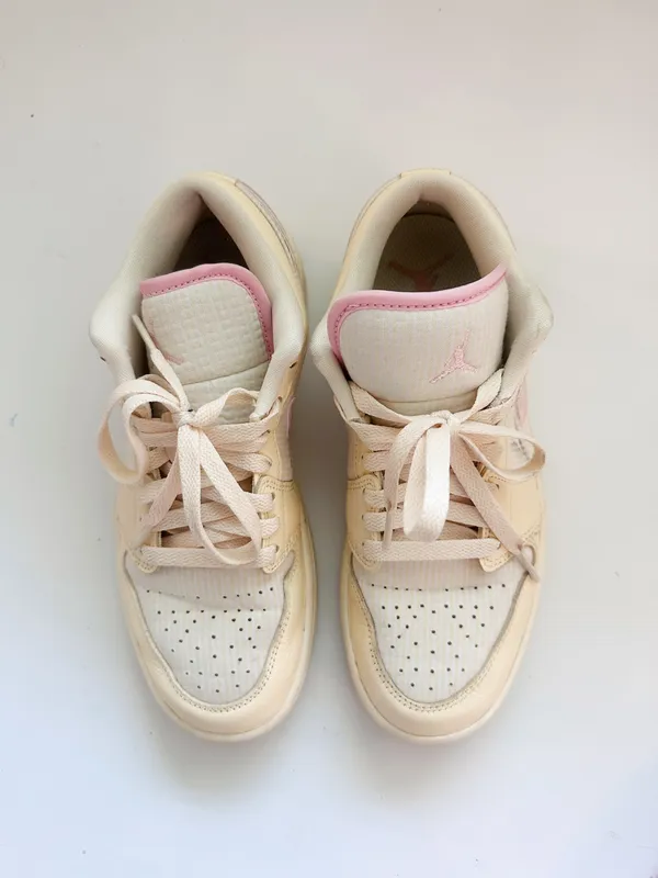 Nike Dunks - Image 2