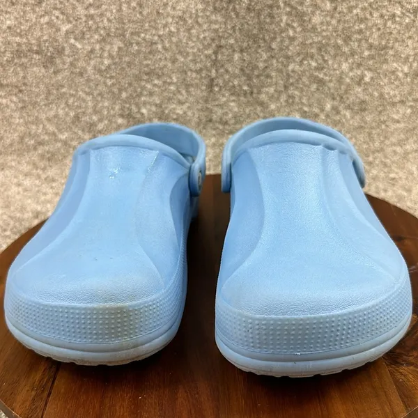 Crocs women’s 8 men’s 6 - Image 2