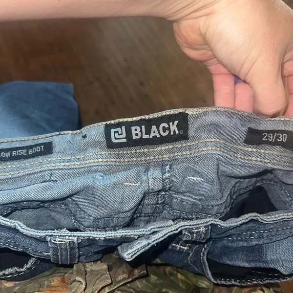 Buckle Black distressed low rise boot 29x30 normcore jeans - Image 2
