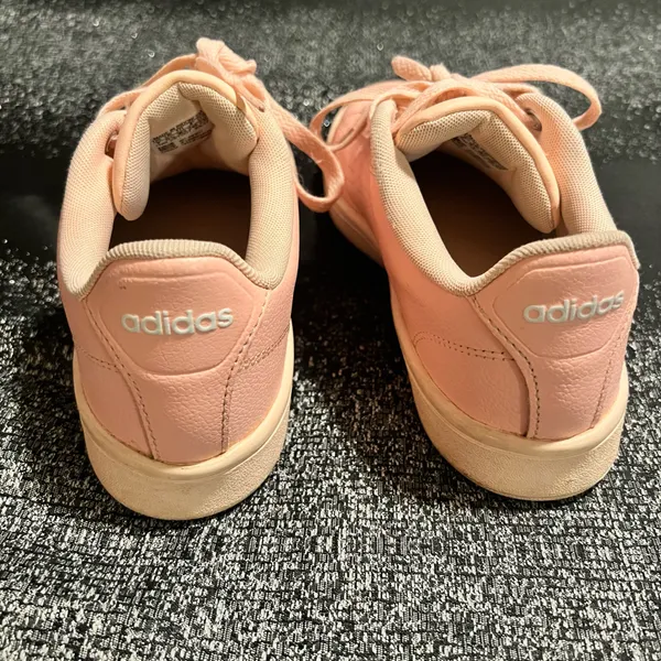 Womens sz7 Adidas Cloudfoam Advantage Pink Low Top Tennis Shoes - Image 6