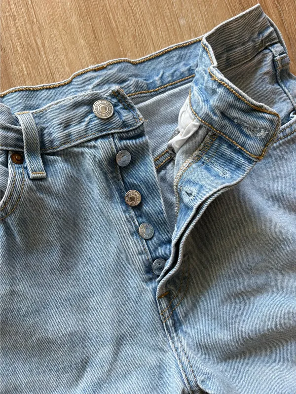 Premium 90s Levi’s 501 Jeans - Image 2