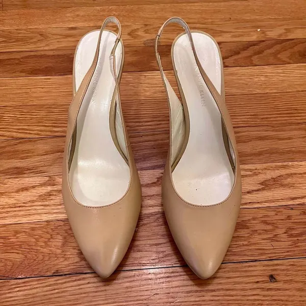 Anne Klein AKNARA Beige Leather Pointed Toe Slingback Kitten Heels Size 8.5M - Image 2