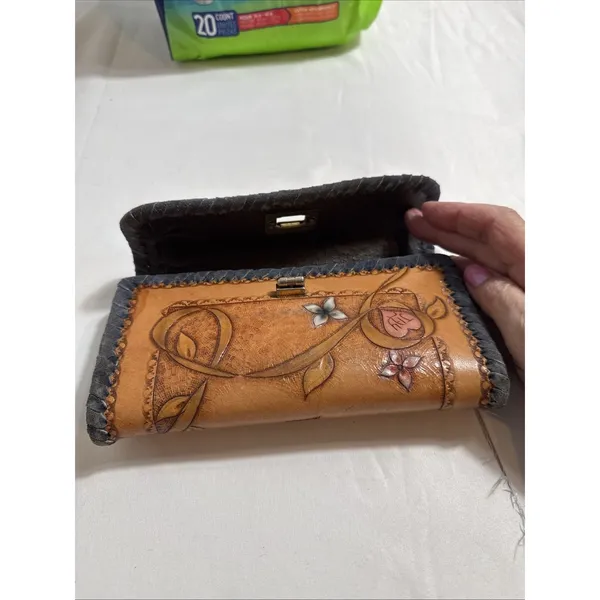 Vintage Tooled Leather Geraldine Wallet Womens Butterfly Floral Design - Image 3