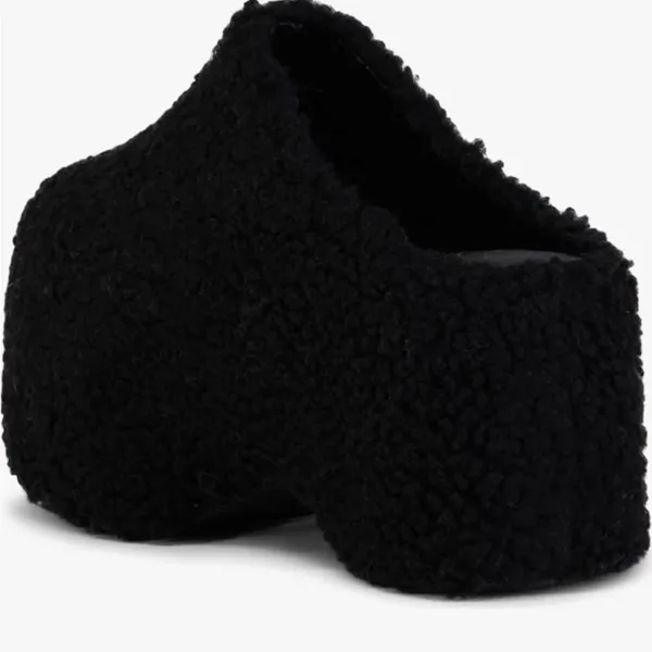 Azalea Wang Black Sherpa Platform Clogs NWOT Faux Fur Chunky Mule - Image 3