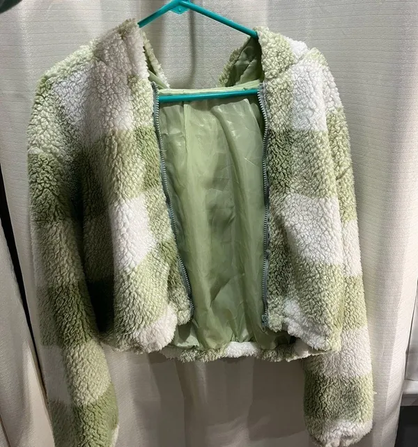 Green crop Sherpa jacket coat Size L - Image 5