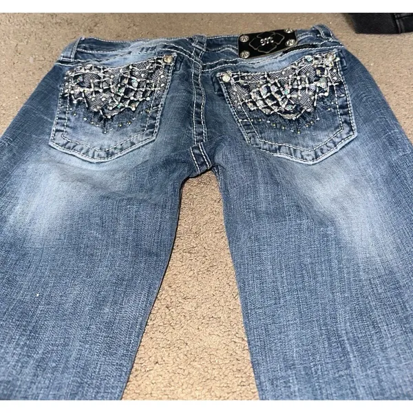 Miss Me Cropped Capri Jeans - Image 7