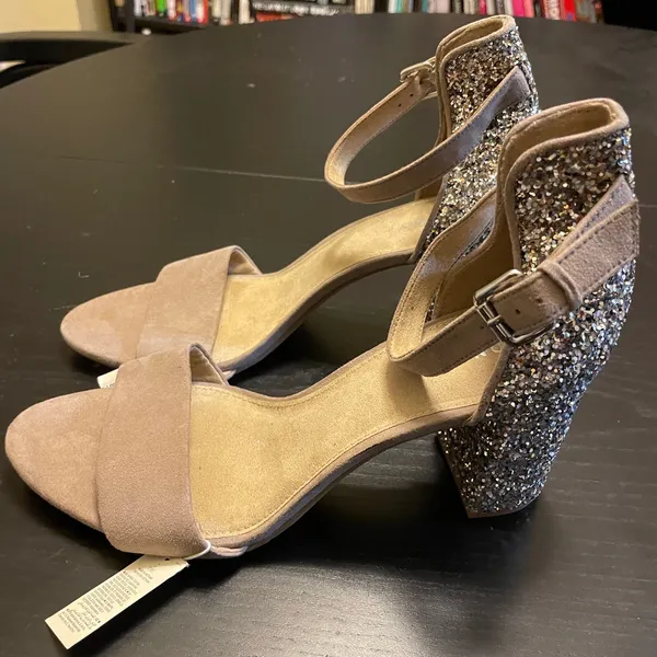 NWT Old Navy Faux Suede Glitter Block Heel Sandals - Women Size 10 - Beige - Image 2