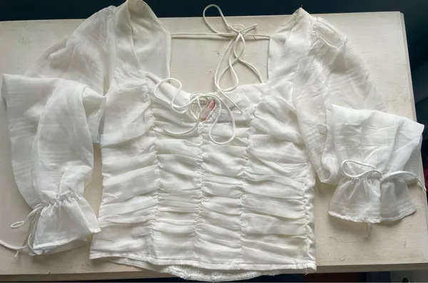 Francesca's White ruched tie front blouse with bell sleeve - Image 2