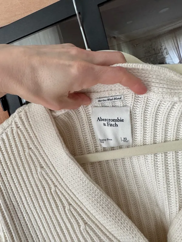 Abercrombie merino wool cardigan sweater ribbed cropped button down knit - Image 3