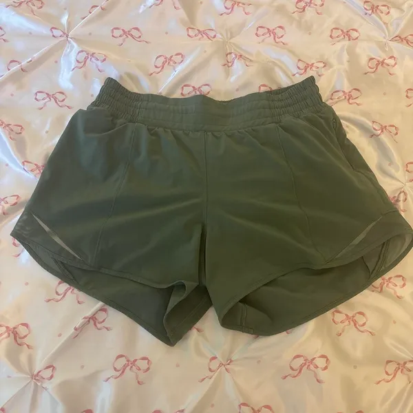 Green Lululemon Shorts Hotty Hot 4" - Image 7