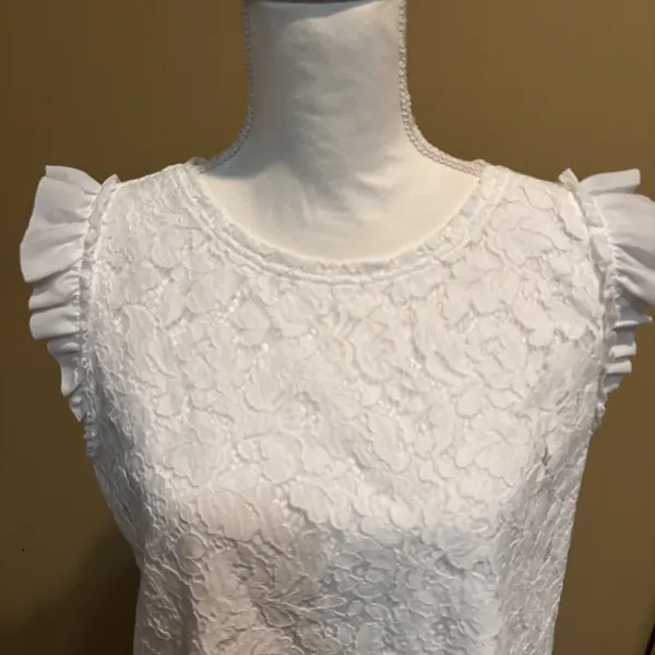 Loft Women's White Top Blouse Crochet Overlay Short‎ Ruffle Sleeves Size Medium - Image 4