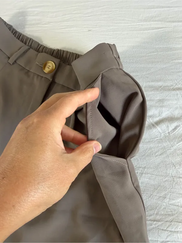High-Rise Wide-Leg Pants‎ in Olive Green - Image 8