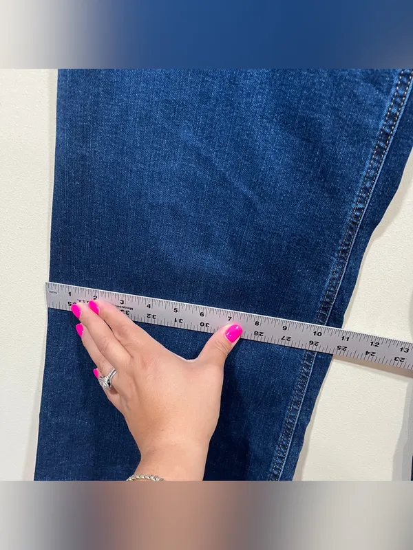 Zara marine wide jeans feature a dark indigo wash and a raw, cropped hem SZ6 EUC - Image 6