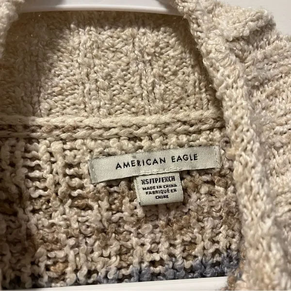 American Eagle Patterned Turtleneck Sweater - Image 4