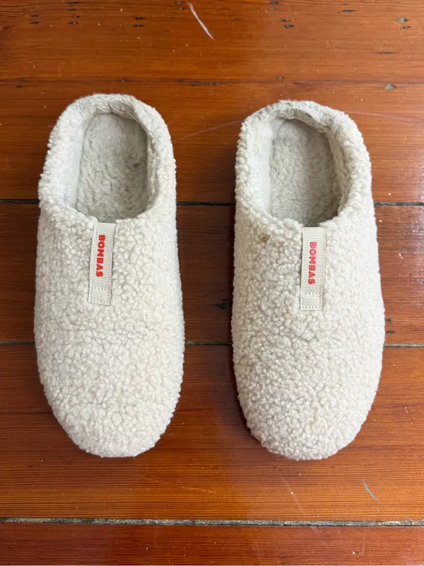 Bombas Women Sunday Faux Fur Cozy Slippers Sz 10 💛🍄 - Image 3