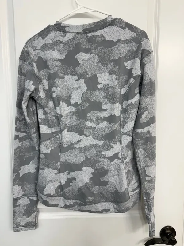 Lululemon Close to Crossing Rulu Camo Long Sleeve Running Top Size 8 - Image 6