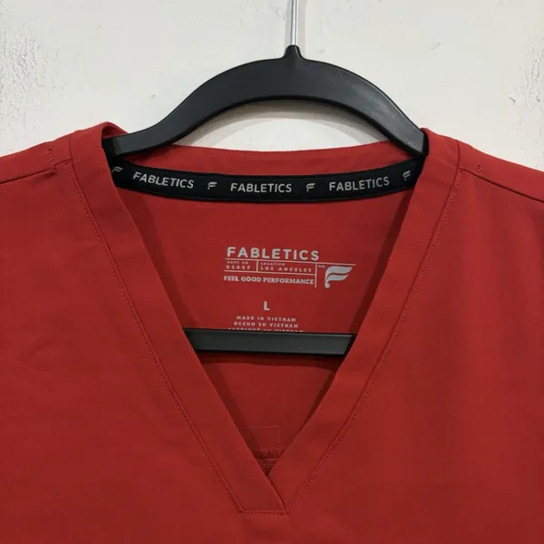 Fabletics Red Vital 1 Pocket Scrub Top Size Large - Image 3