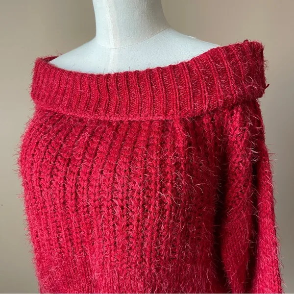 WISHFUL THINKING Red Chenille Eyelash Knit Chunky Off Shoulder Sweater - Sz S/M - Image 5