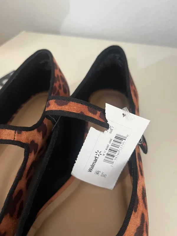 New Time And Tru Women’s Leopard Print Mary Jane Flats Shoes Size 7 NWT - Image 4