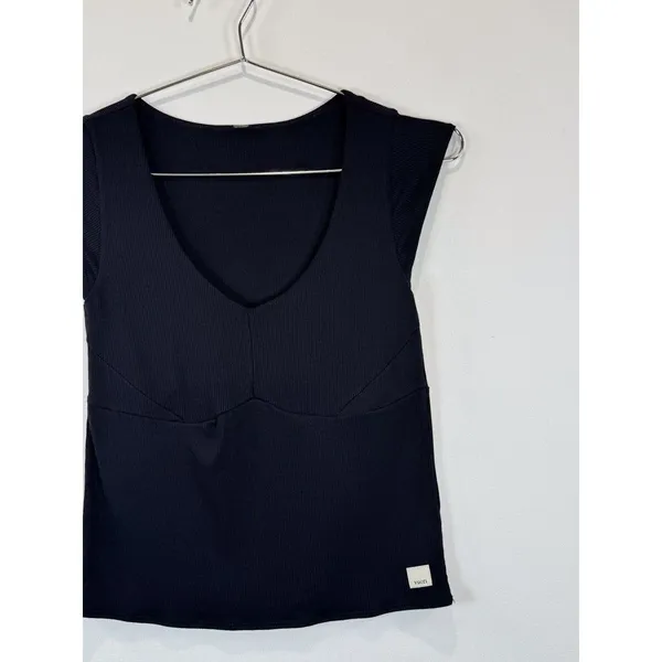 Vuori Womens Top Black Sleeveless Cove V Neck Tank Ribbed Knit Stretch Small - Image 5