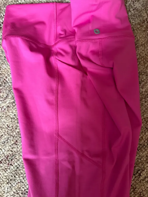 Figs Women's Bright Pink Biker Shorts medium - Image 9