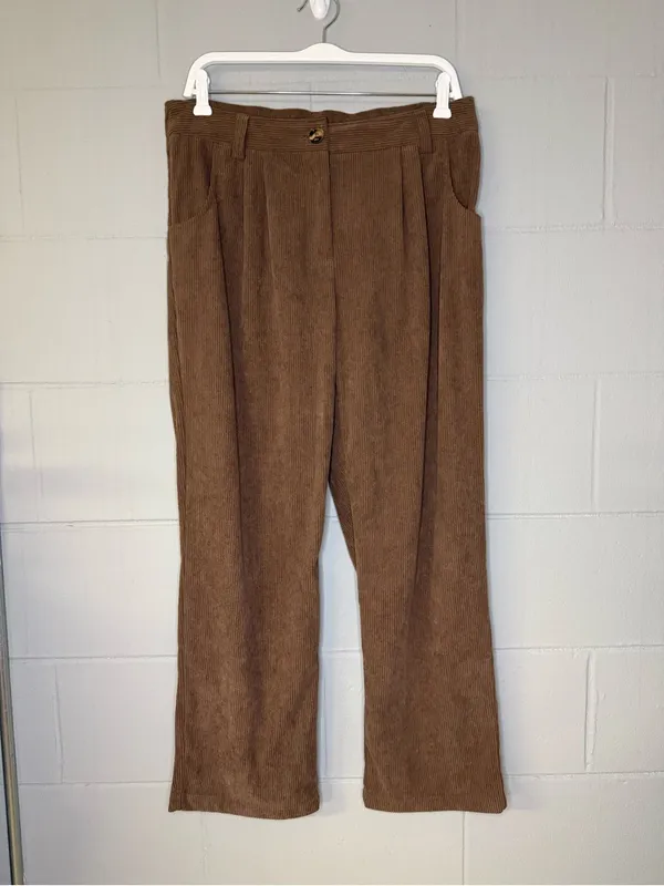 Halara Mid Rise Zipper Pocket Corduroy Casual Pants in Acorn Women’s Size Large - Image 3