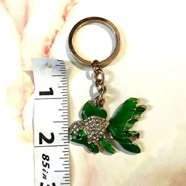 Green rhinestone fish keychain Gold - Image 4