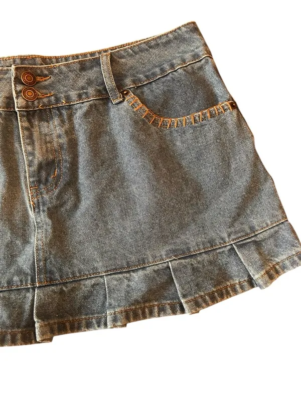 Edikted Pleated Hem low rise Washed Denim Mini Skirt Y2K, festival Western XL - Image 8