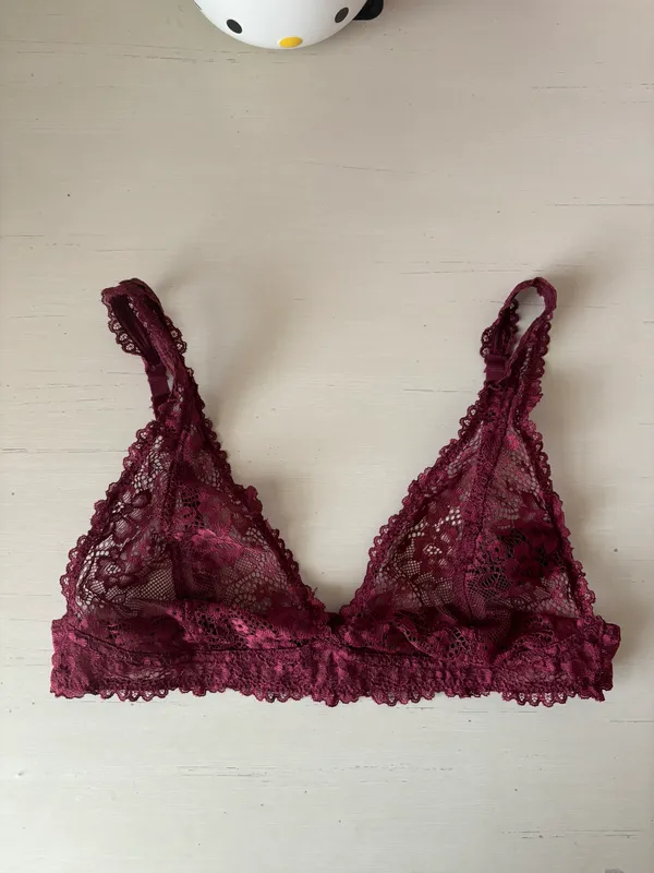 Monki NWOT maroon burgundy red lace detailed bralette - small - Image 5
