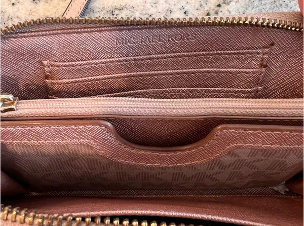 Michael Kors Wallet Wristlet Rose Gold - Image 3