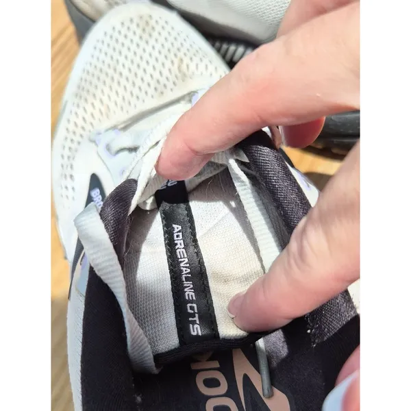 Brooks Adrenaline GTS Women's Running Shoes - Light Gray & Black - Image 8