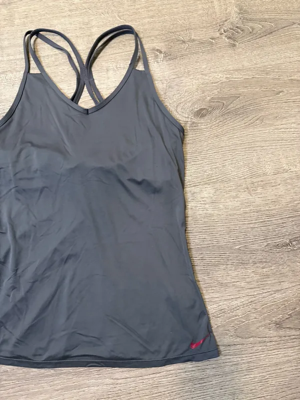 Nike tank top - Image 2