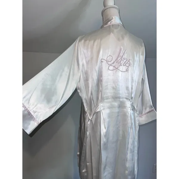 Women's Linea Donatella White & Pink Satin Robe & Chemise Set S - Image 9