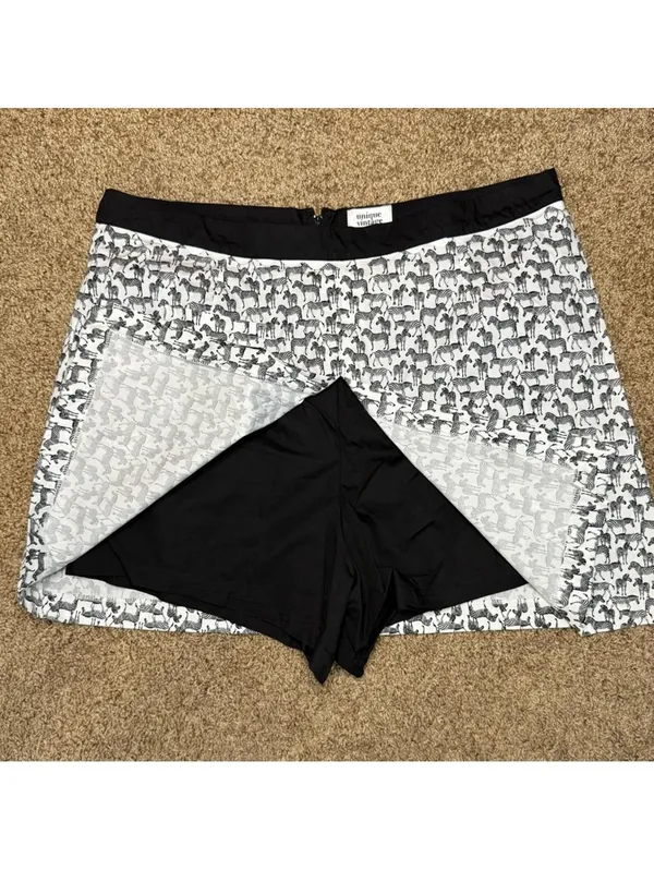 Women’s Unique Vintage Zebra Skort 1X/16 Black and White Zebra Patterned Skort - Image 4