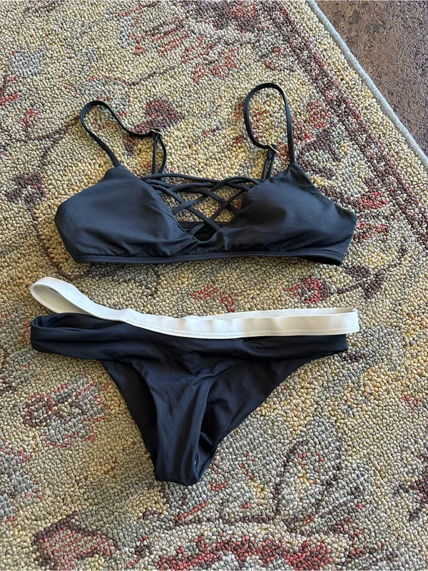 NWOT L*Space Jaime bikini set grey white extra small - Image 2
