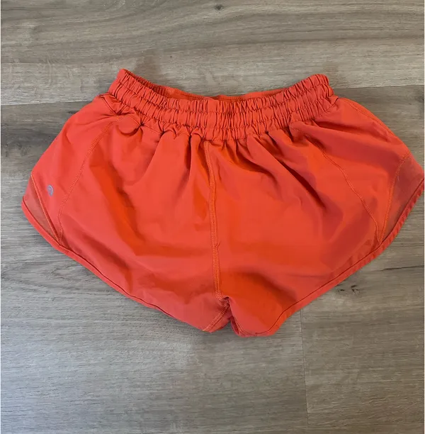 Lululemon Hotty Shorts 2.5" Low-Rise Lined - Image 3
