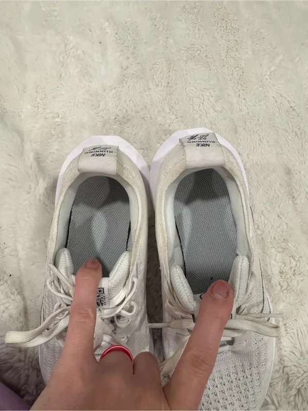 Nike Interact Run White Metallic Silver - Image 7
