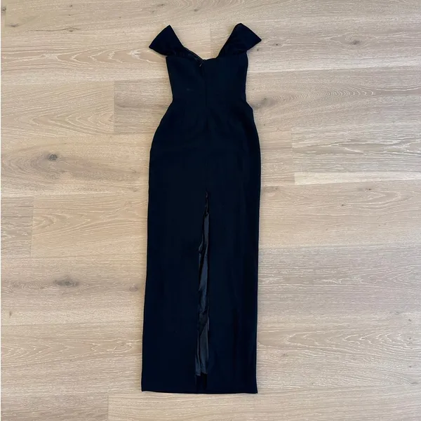 Showpo Maxi Dress Gown Veronika Sweatheart Neckline Size US 2 in Black - Image 4