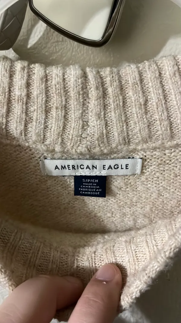 American Eagle Outfitters Sweater - Image 3