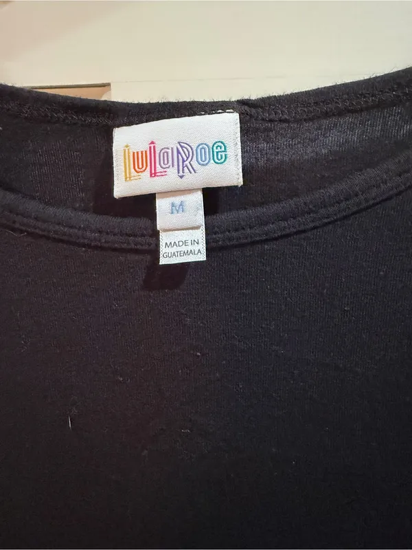 LuLaRoe Black Short-Sleeve Women's Tunic Top Size Medium - Image 4